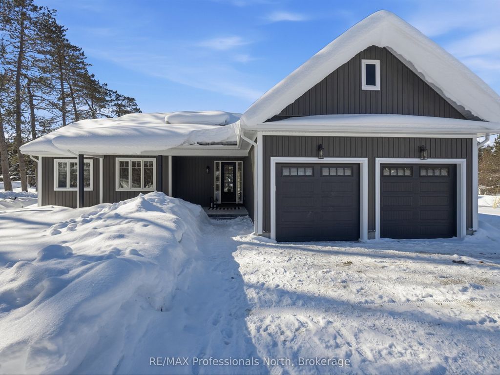 Photo of 11 Clarkes Lane, Huntsville, ON P0B 1M0 (MLS # X12823074)