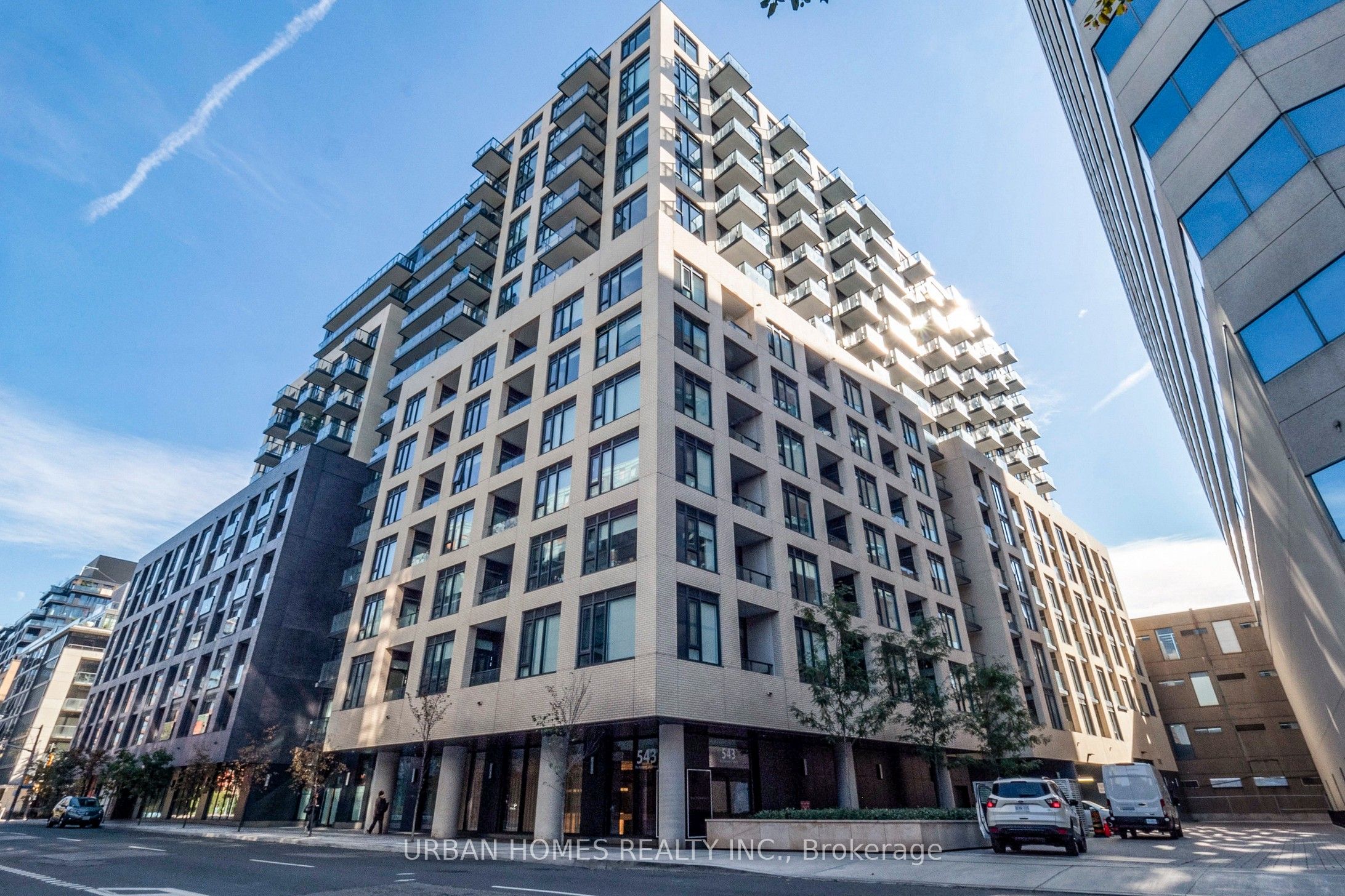 543 Richmond Street W 737