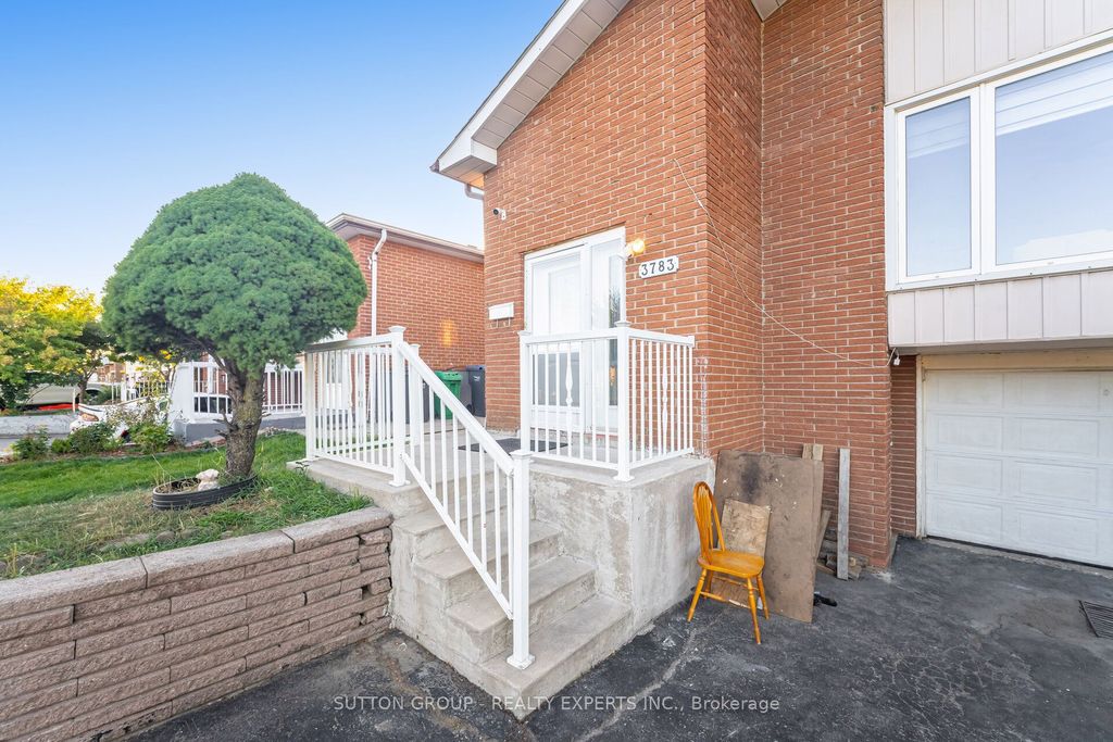 Photo of 3783 Keenan Crescent, Mississauga, ON L4T 3M1 (MLS # W12450642)