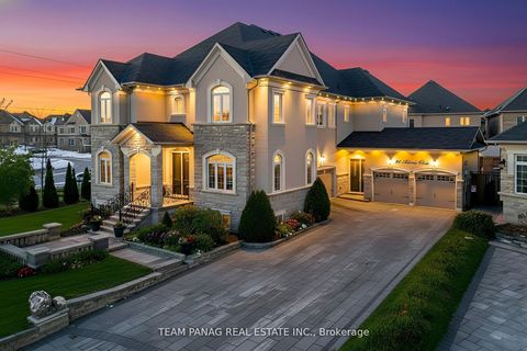 26 Adonis Close Brampton ON L6P 4K4