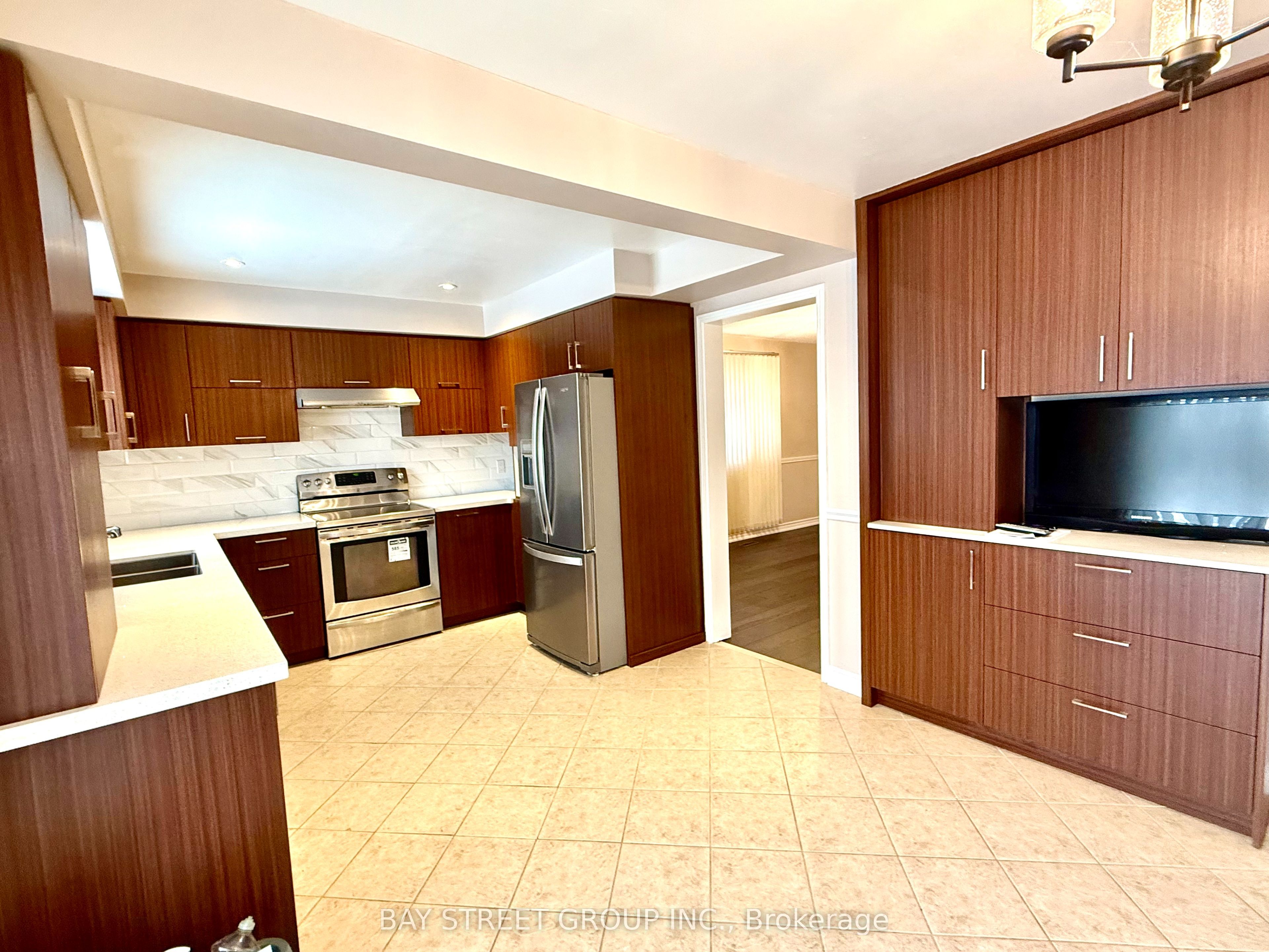 4497 Longmoor Road Room 2