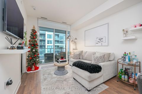 Photo of 576 Front Street W #1215E, Toronto, ON M5V 1C1 (MLS # C12607002)