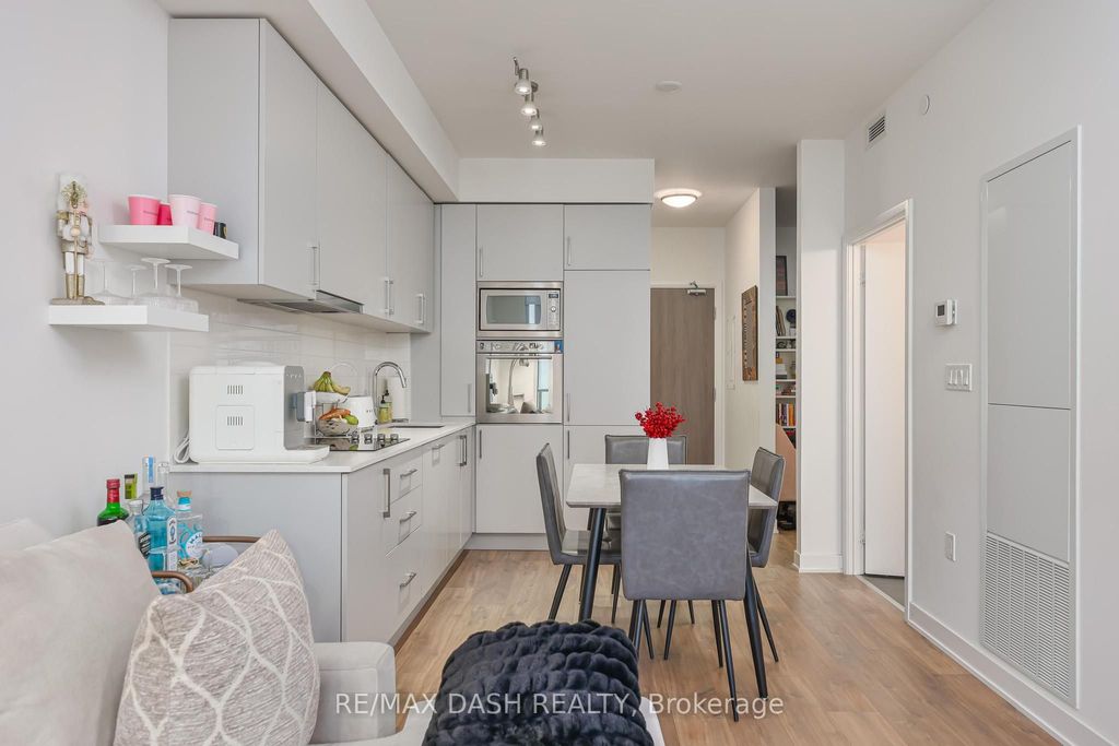 Photo of 576 Front Street W #1215E, Toronto, ON M5V 1C1 (MLS # C12607002)