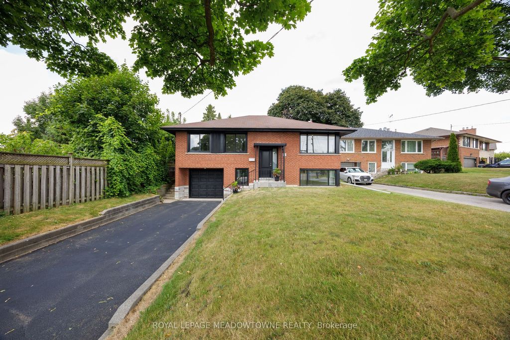 Photo of 92 The Westway N/A, Toronto, ON M9P 2B2 (MLS # W12929214)