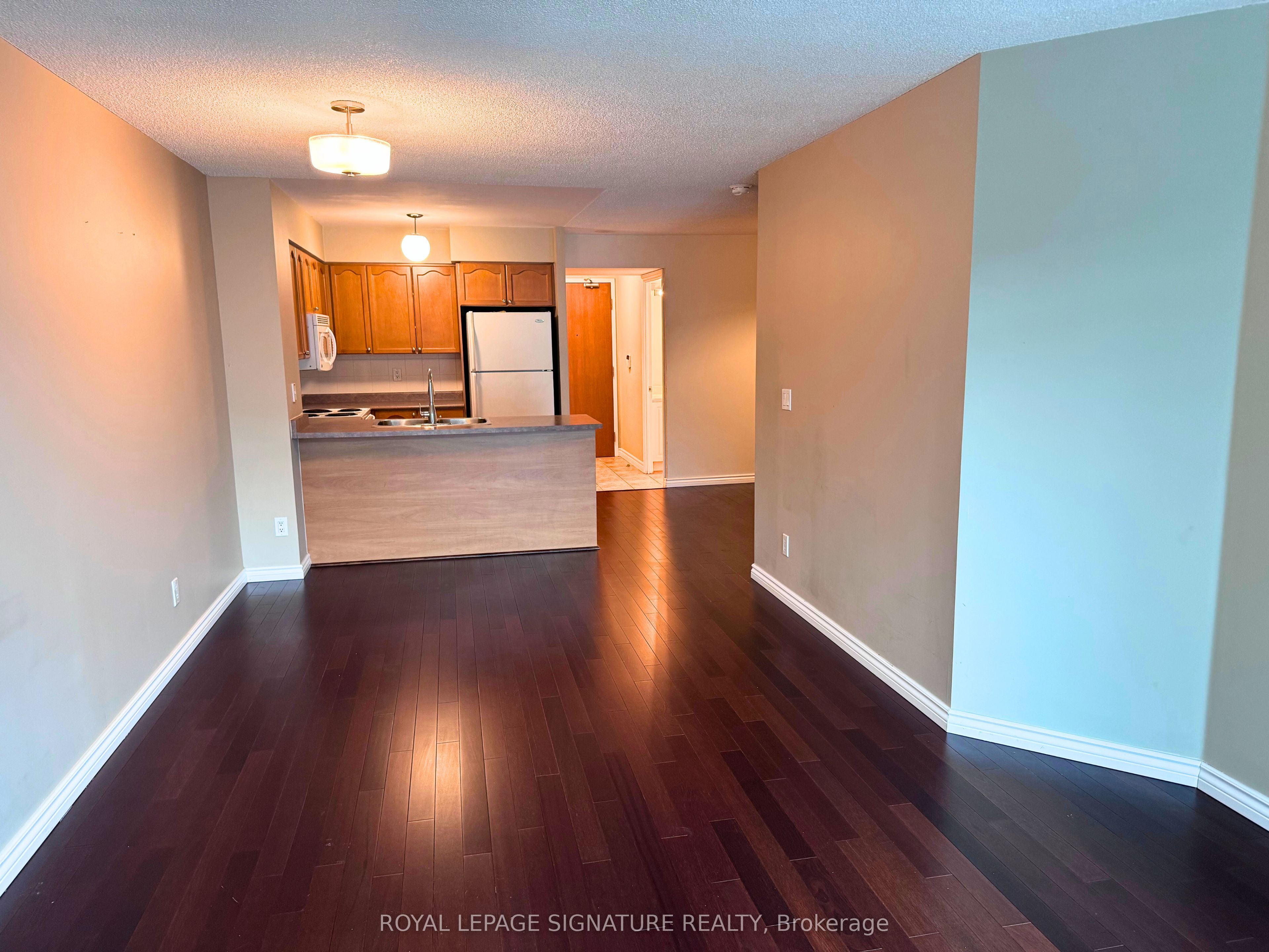 219 Fort York Boulevard 911