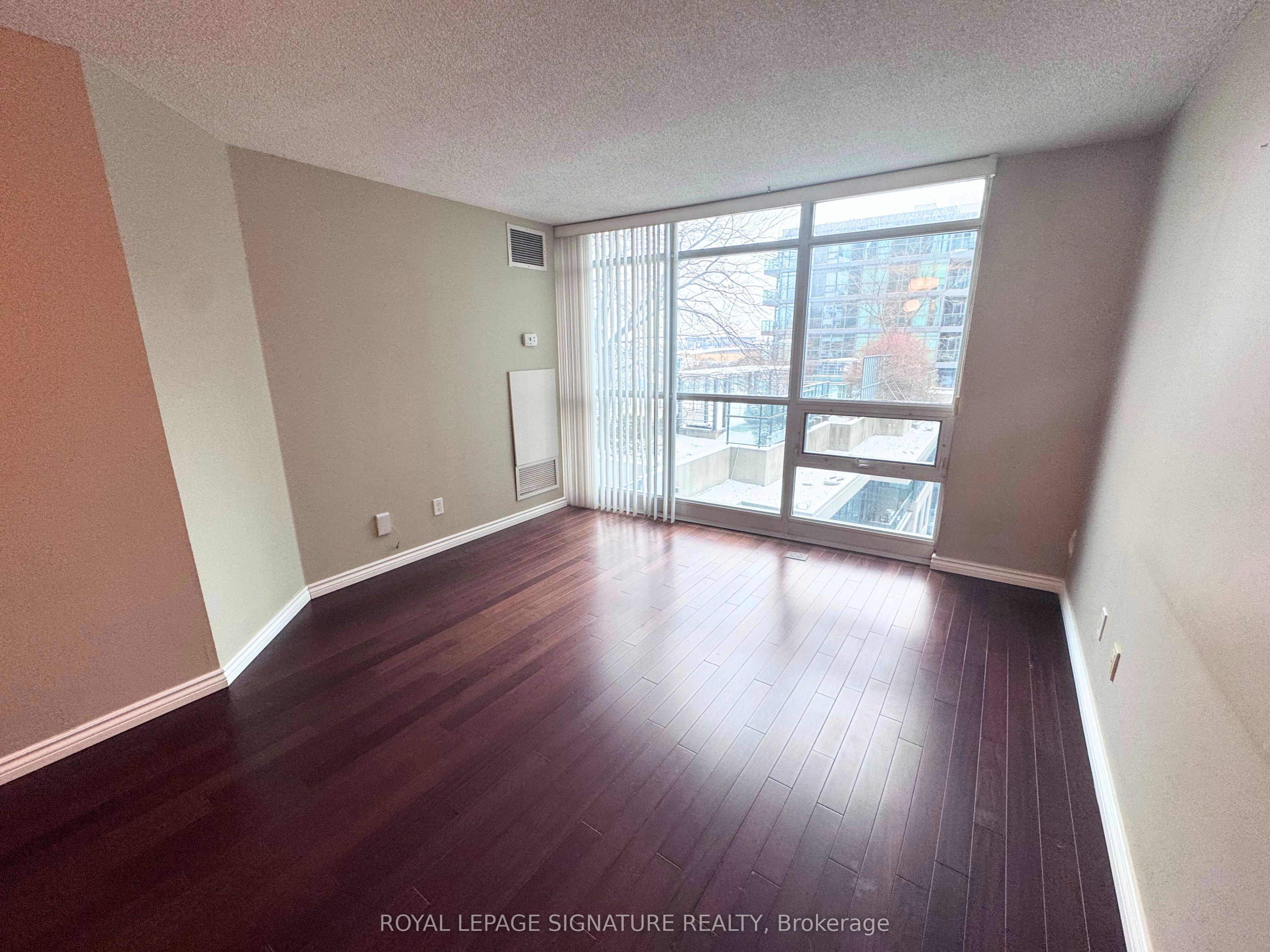 219 Fort York Boulevard 911