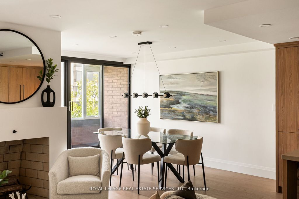 Photo of 349 St Clair Avenue W #402, Toronto, ON M5P 1N3 (MLS # C12971782)