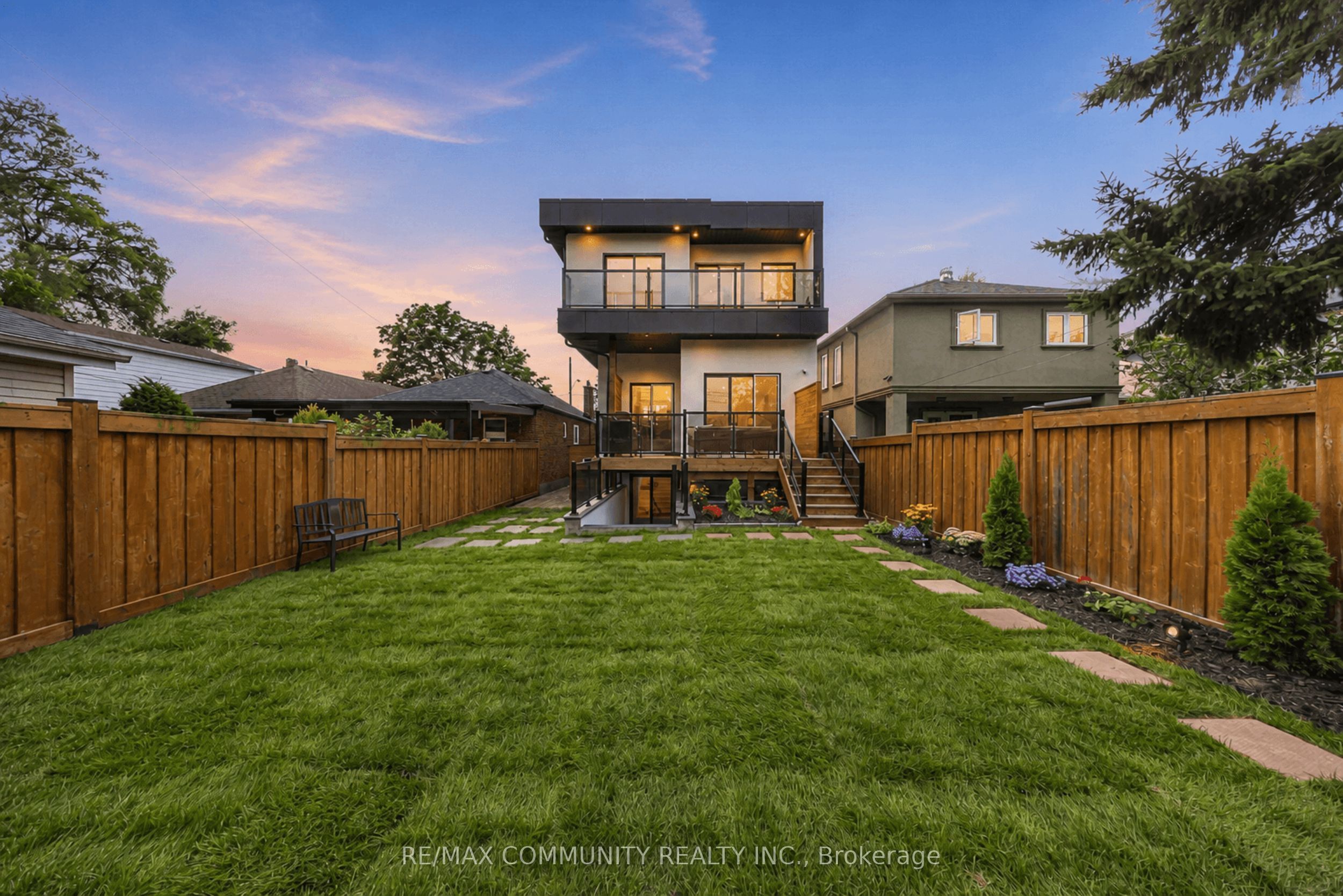 7 Derwyn Road