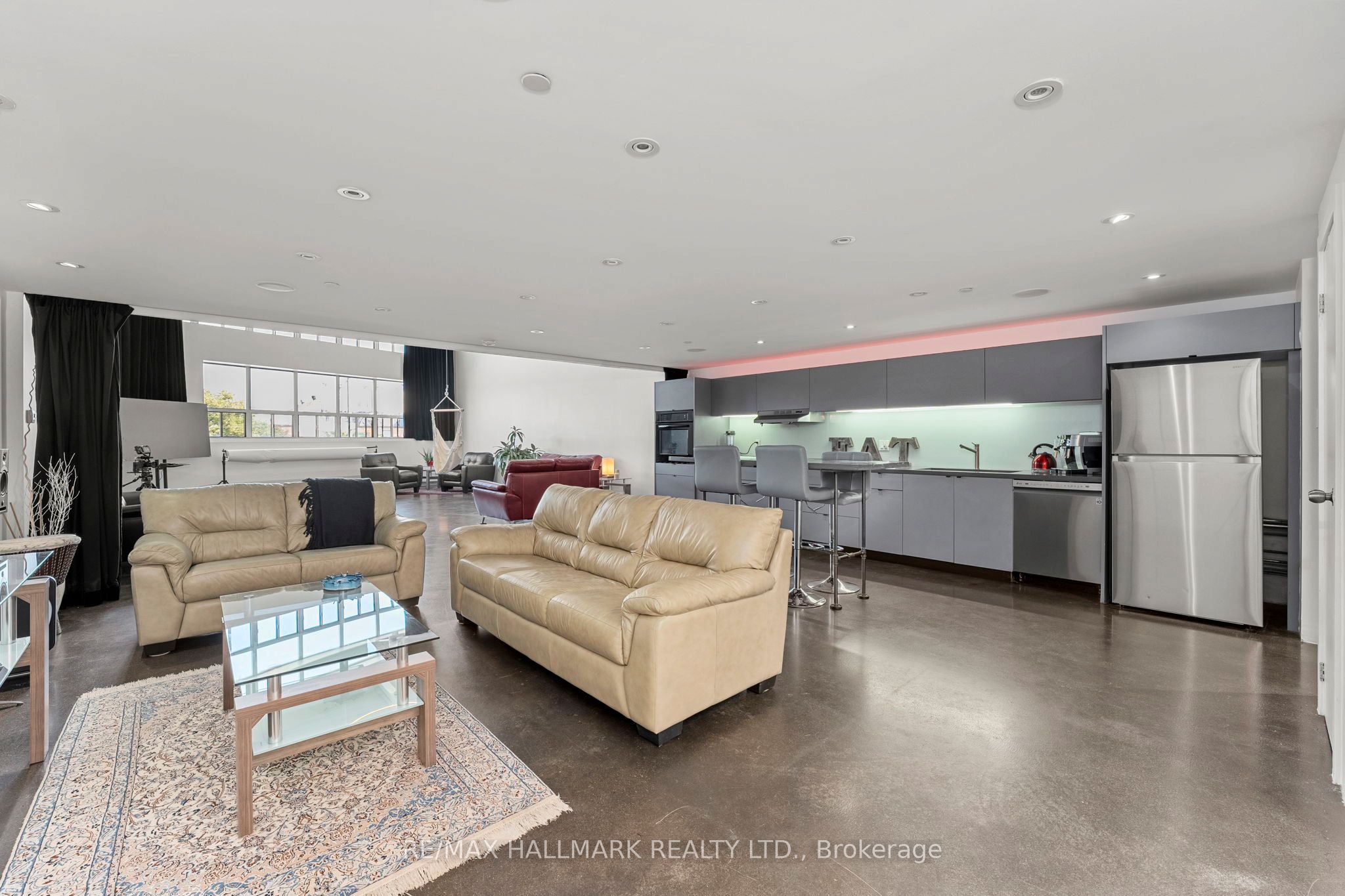 1173 Dundas Street E 226
