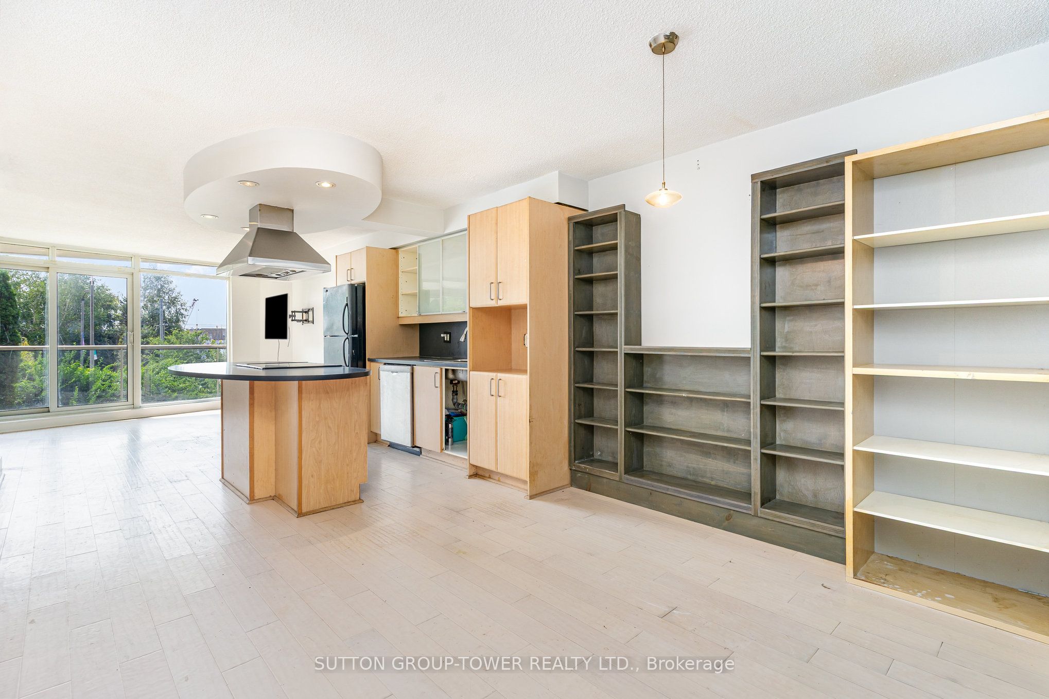 550 Queens Quay W 220