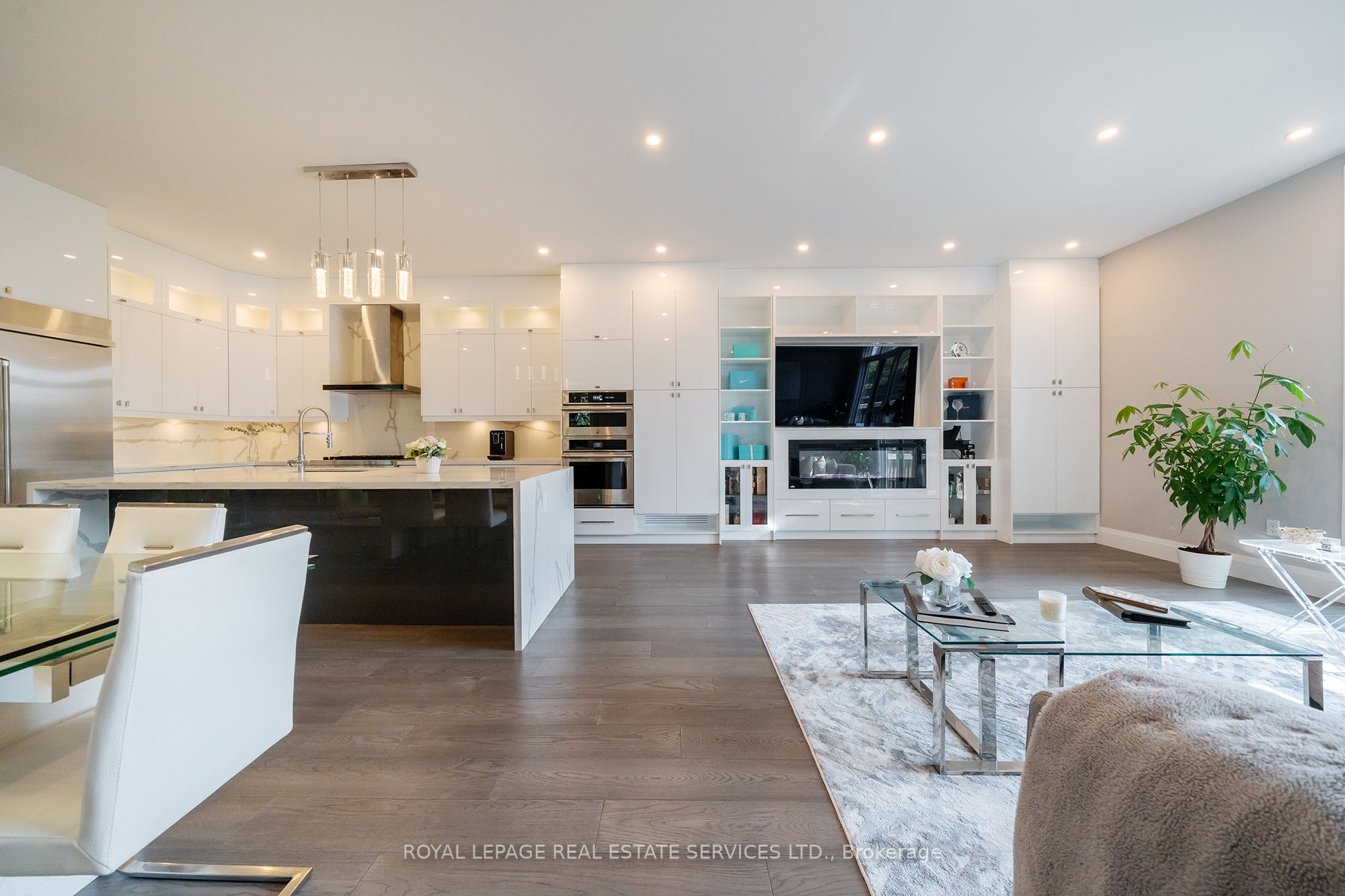 25A Tecumseth Avenue