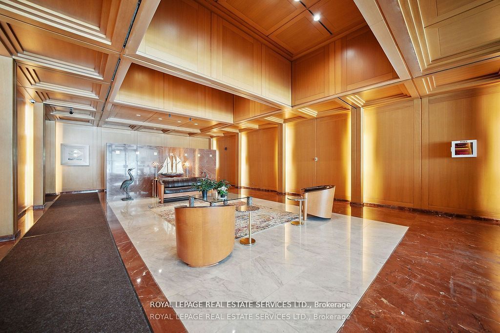 480 Queens Quay W 601
