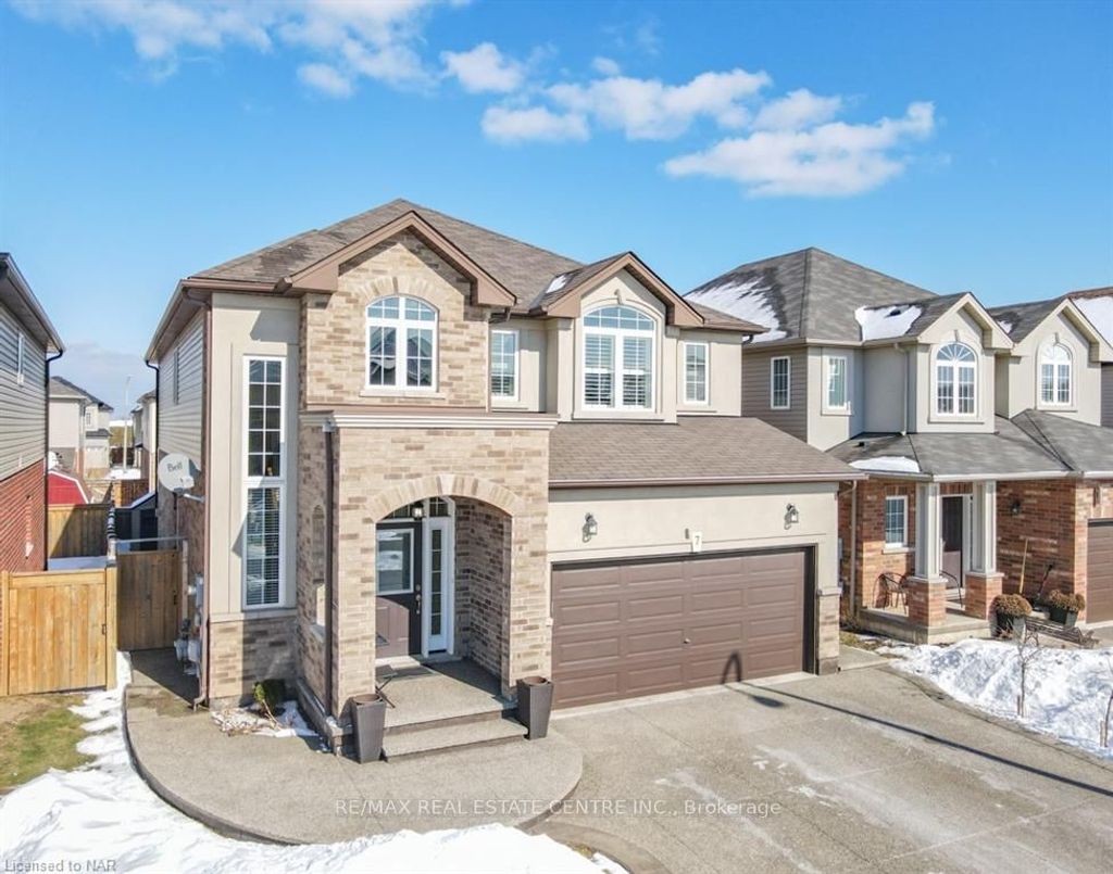 Photo of 7 BIGGAR Crescent, Grimsby, ON L3M 0E5 (MLS # X12842276)
