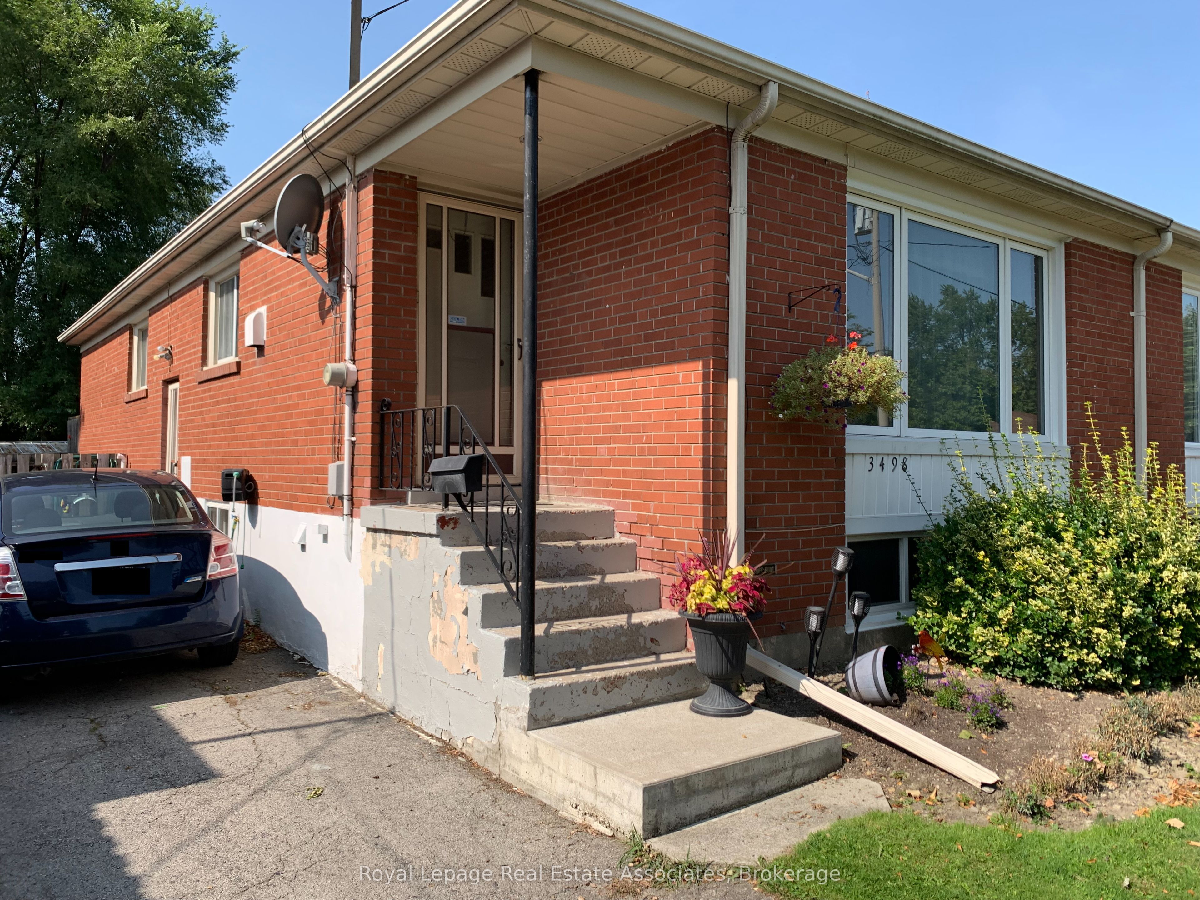 3498 Ashcroft Crescent