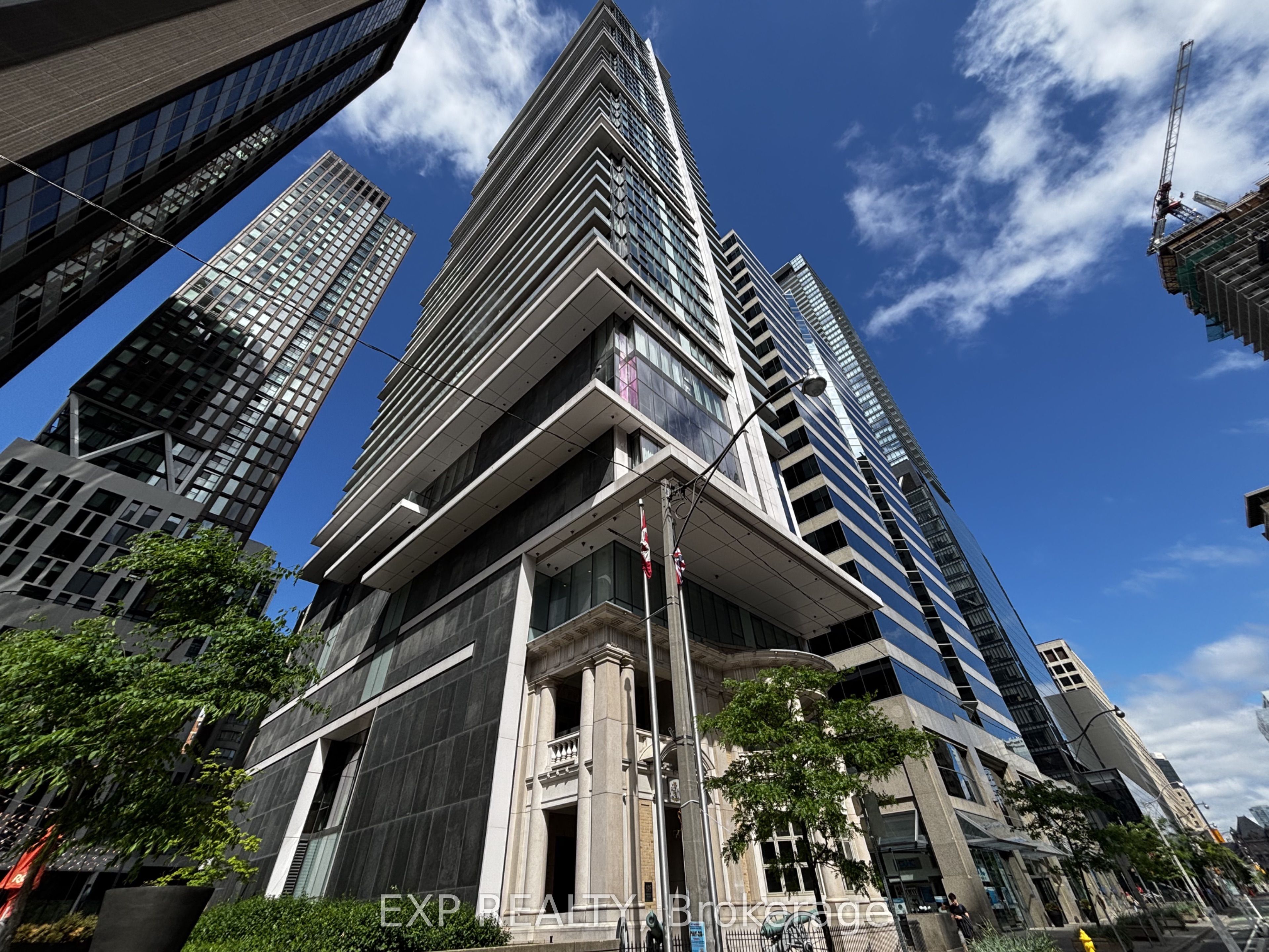 Photo 1 of 19 — 426 University Avenue 3710, Toronto, ON M5G 1S9