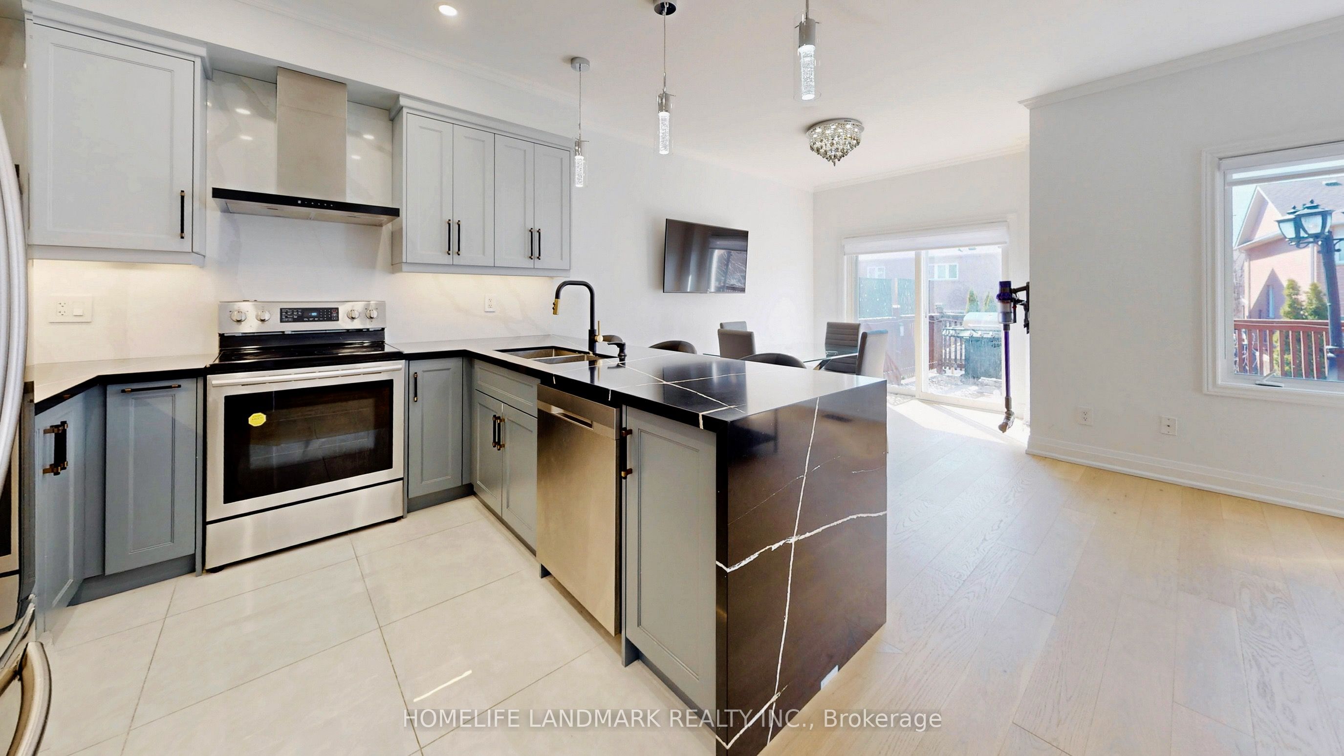 32 Arco Circle
