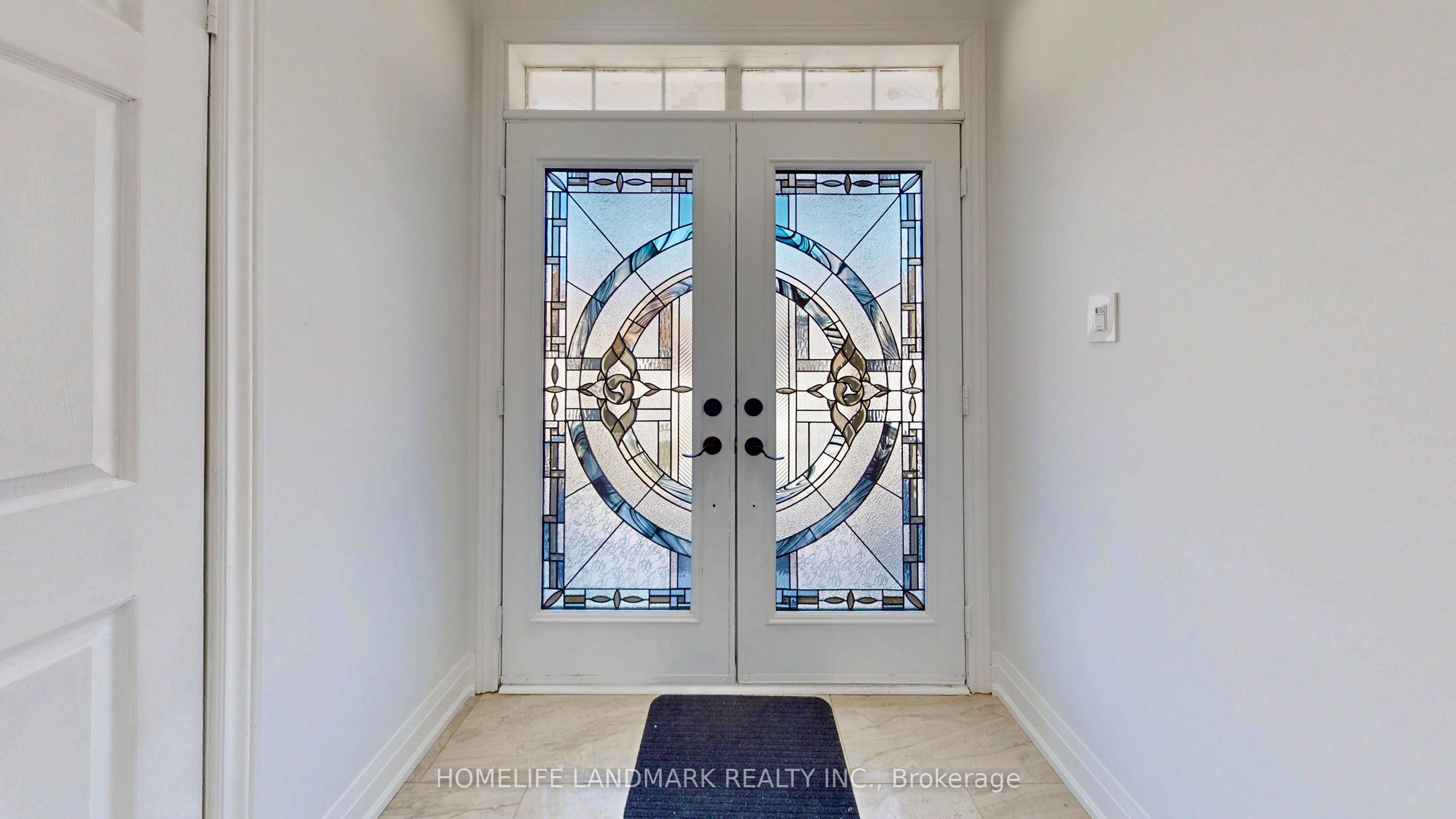 32 Arco Circle