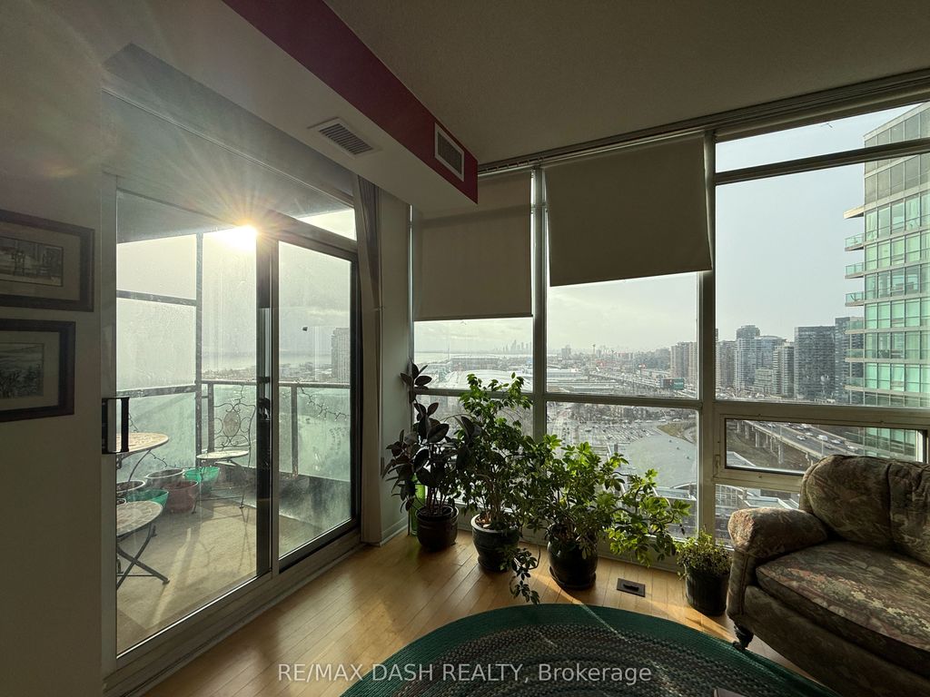 Photo of 219 Fort York Boulevard #2411, Toronto, ON M5V 1B1 (MLS # C12640516)