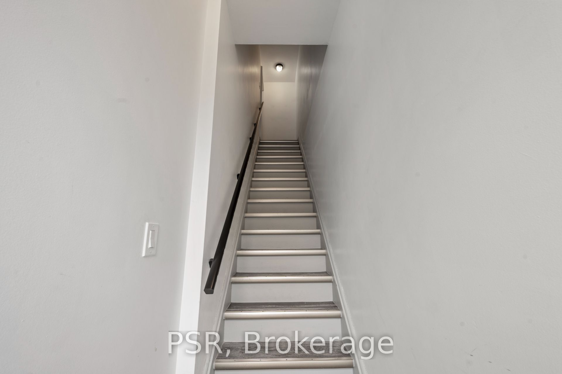 1656 Queen Street W