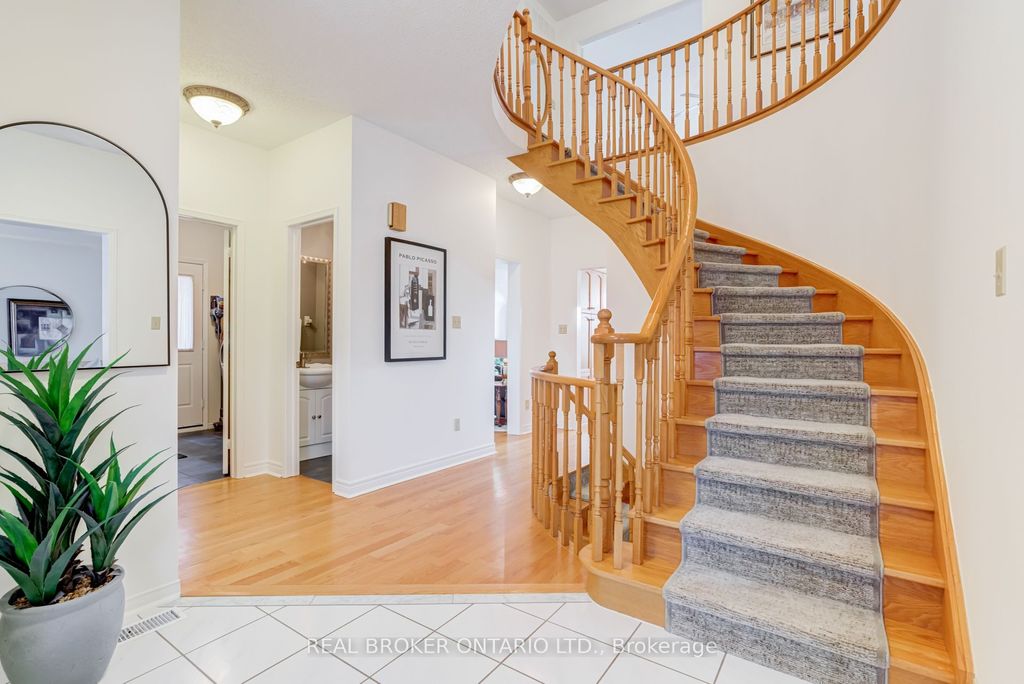 Photo of 886 Darwin Drive, Pickering, ON L1X 2P8 (MLS # E13033424)