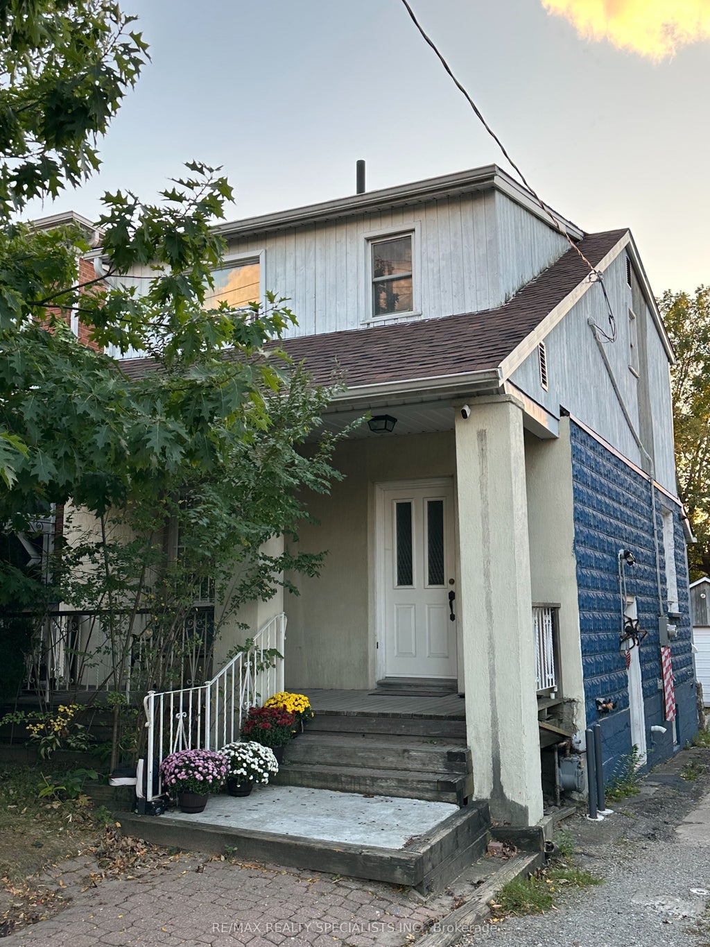 Photo of 52A Rockcliffe Boulevard, Toronto, ON M6N 4R5 (MLS # W14088482)