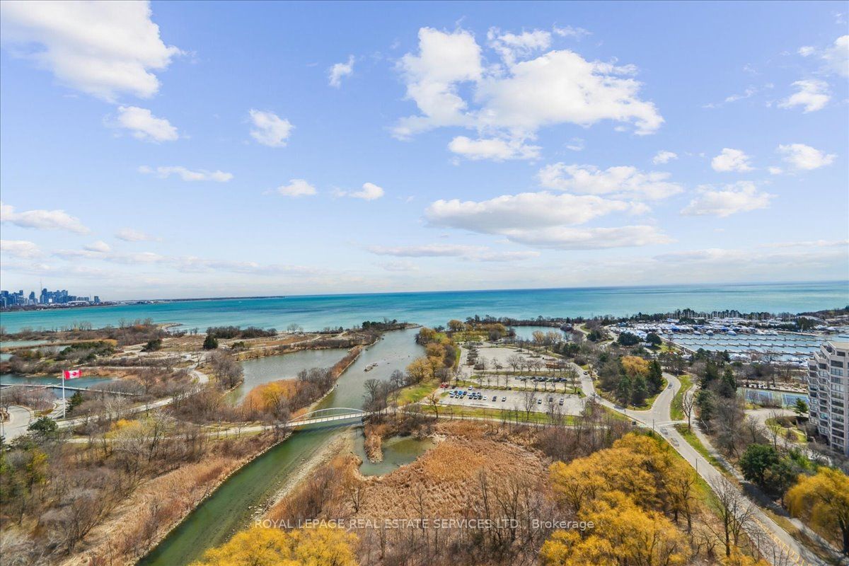 Toronto W06, ON M8V 0B2, Canada, 3 Bedrooms Bedrooms, ,2 BathroomsBathrooms,Residential,Active,106085