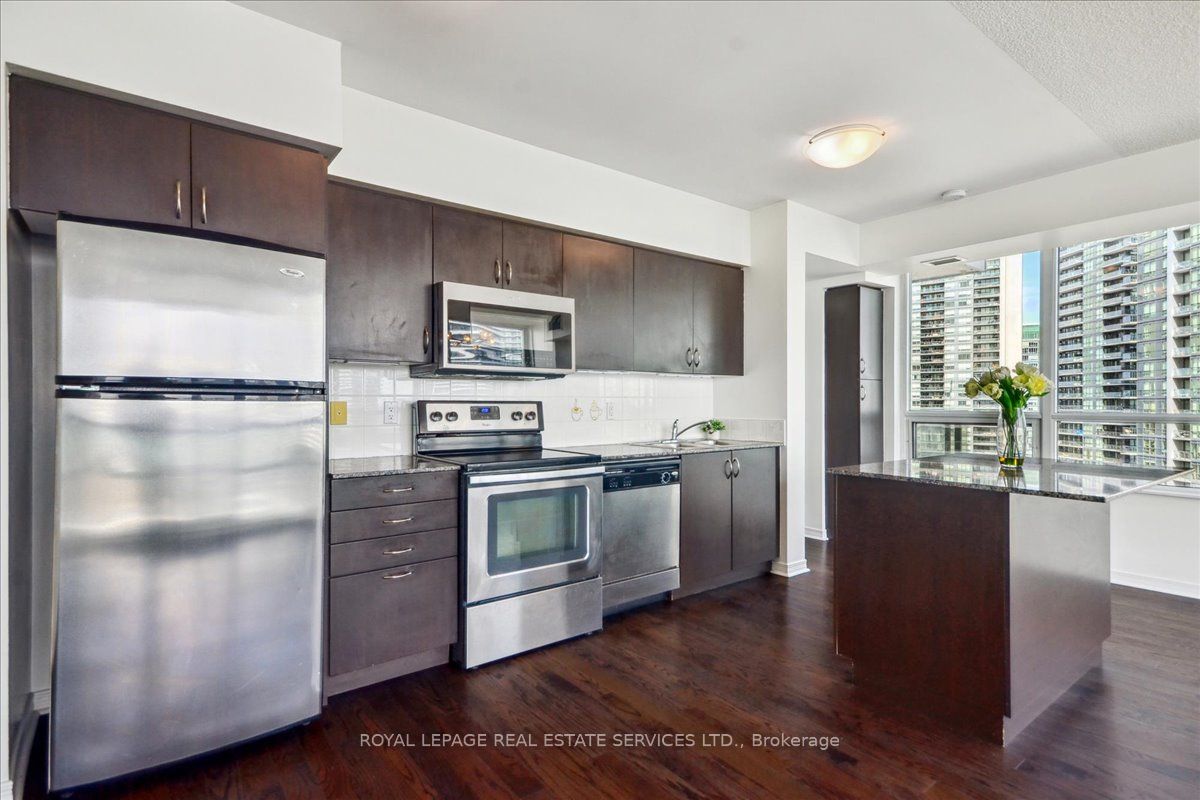 Toronto W06, ON M8V 0B2, Canada, 3 Bedrooms Bedrooms, ,2 BathroomsBathrooms,Residential,Active,106085