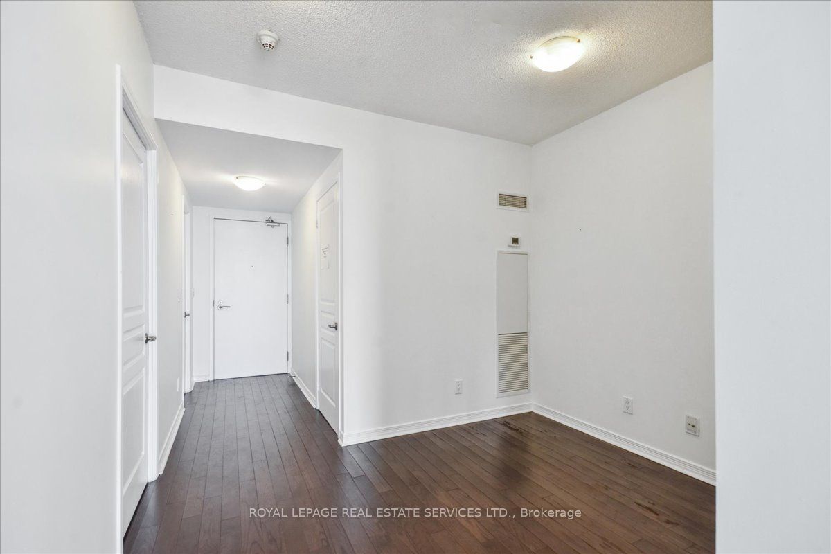 Toronto W06, ON M8V 0B2, Canada, 3 Bedrooms Bedrooms, ,2 BathroomsBathrooms,Residential,Active,106085