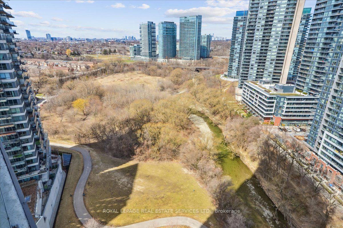 Toronto W06, ON M8V 0B2, Canada, 3 Bedrooms Bedrooms, ,2 BathroomsBathrooms,Residential,Active,106085