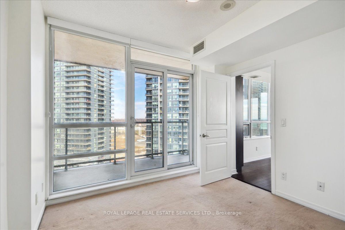 Toronto W06, ON M8V 0B2, Canada, 3 Bedrooms Bedrooms, ,2 BathroomsBathrooms,Residential,Active,106085