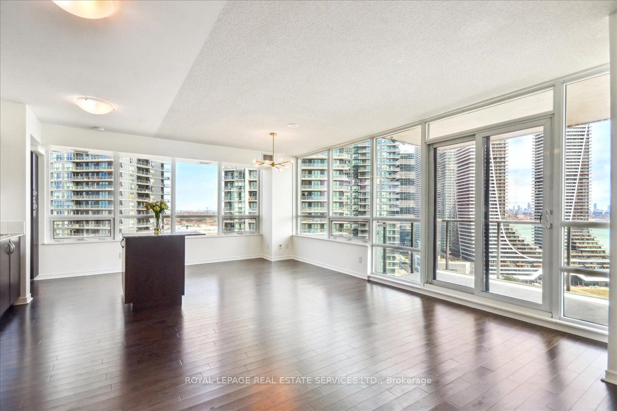 Toronto W06, ON M8V 0B2, Canada, 3 Bedrooms Bedrooms, ,2 BathroomsBathrooms,Residential,Active,106085