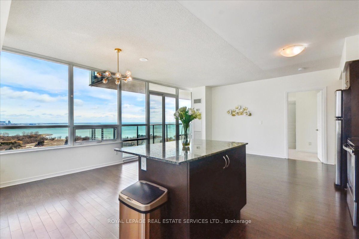 Toronto W06, ON M8V 0B2, Canada, 3 Bedrooms Bedrooms, ,2 BathroomsBathrooms,Residential,Active,106085