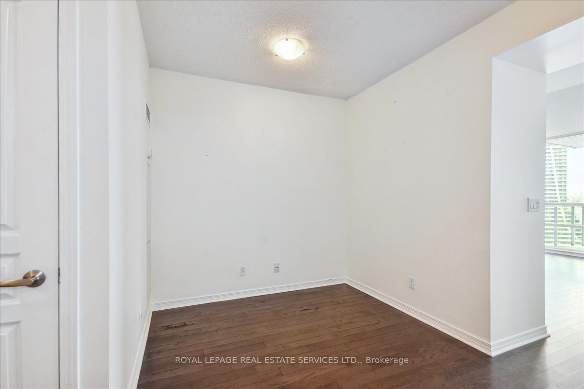 Toronto W06, ON M8V 0B2, Canada, 3 Bedrooms Bedrooms, ,2 BathroomsBathrooms,Residential,Active,106085