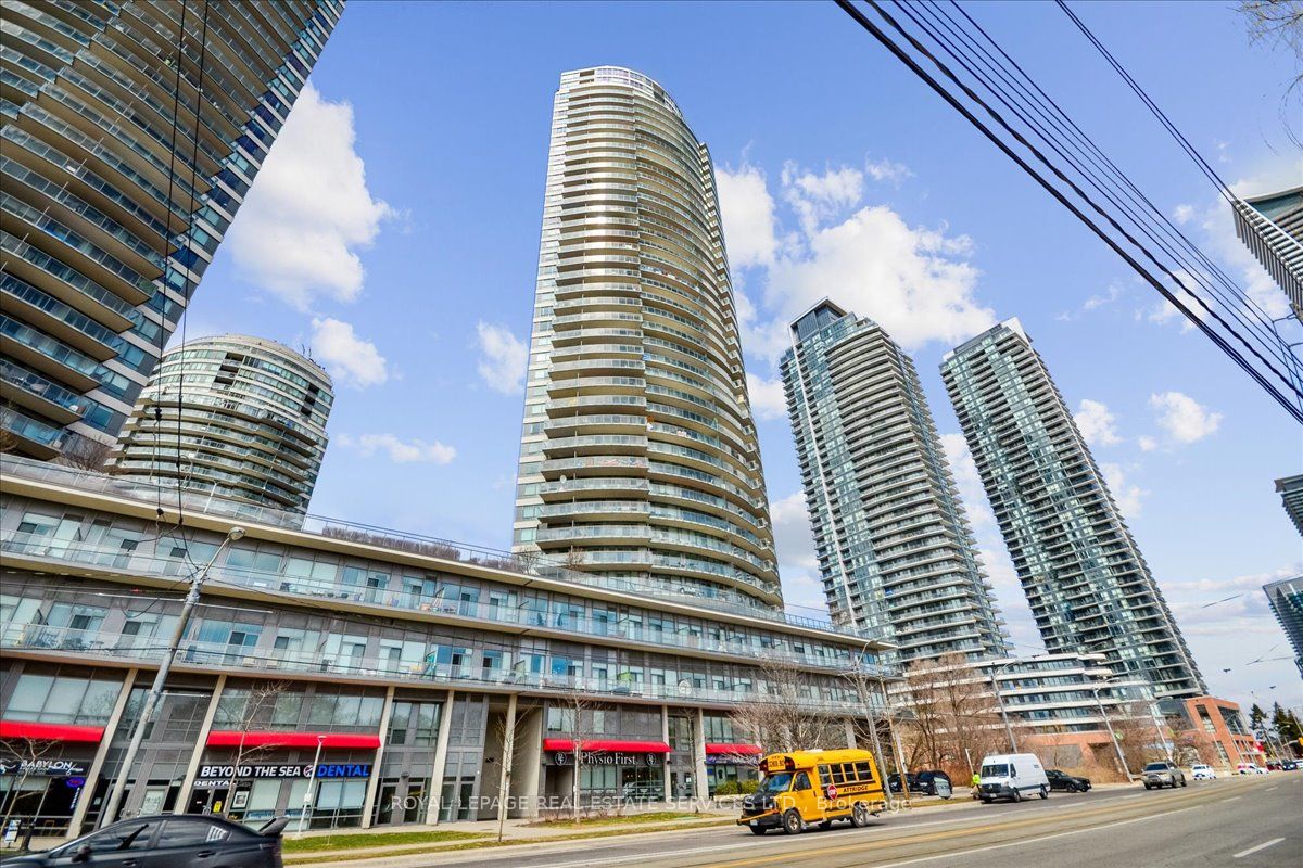 Toronto W06, ON M8V 0B2, Canada, 3 Bedrooms Bedrooms, ,2 BathroomsBathrooms,Residential,Active,106085