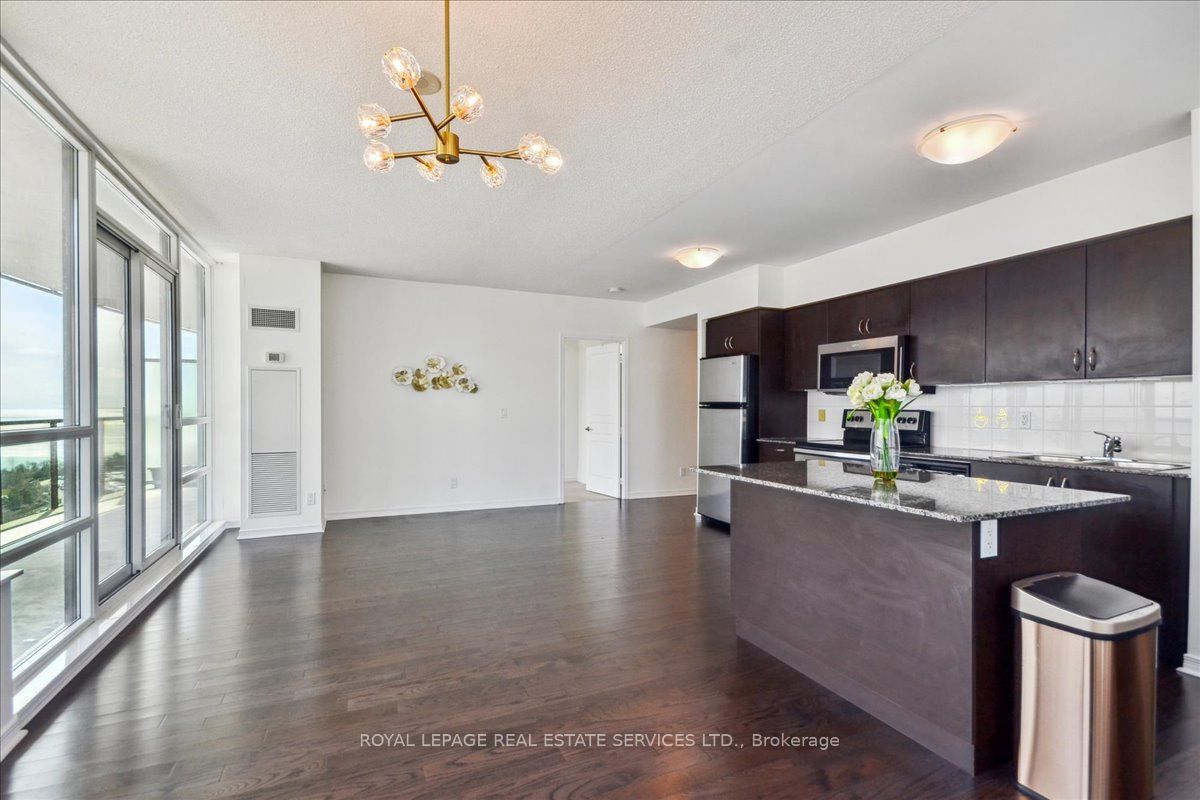 Toronto W06, ON M8V 0B2, Canada, 3 Bedrooms Bedrooms, ,2 BathroomsBathrooms,Residential,Active,106085