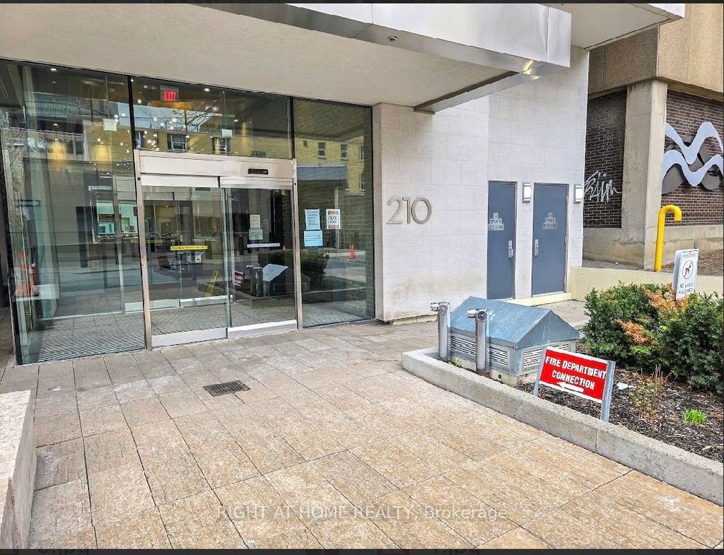 Photo of 210 SIMCOE Street #2011, Toronto, ON M5T 0A9 (MLS # C13028020)