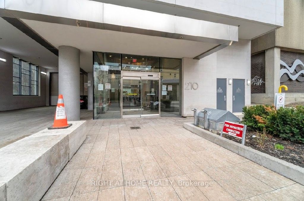 Photo of 210 SIMCOE Street #2011, Toronto, ON M5T 0A9 (MLS # C13028020)