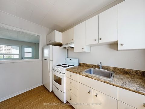 12 Wesleyan Street 1 Halton Hills ON L7G 2E1