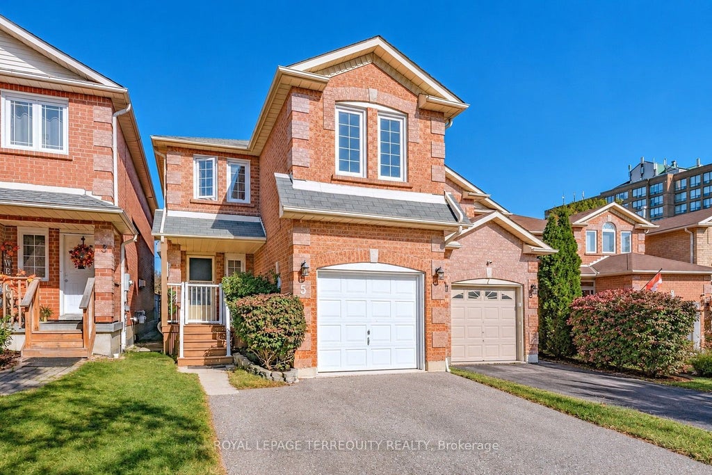 Photo of 5 Heaver Drive, Whitby, ON L1N 9K4 (MLS # E14130918)