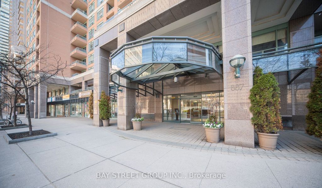 Photo of 889 Bay Street #713, Toronto, ON M5S 3K5 (MLS # C13035034)