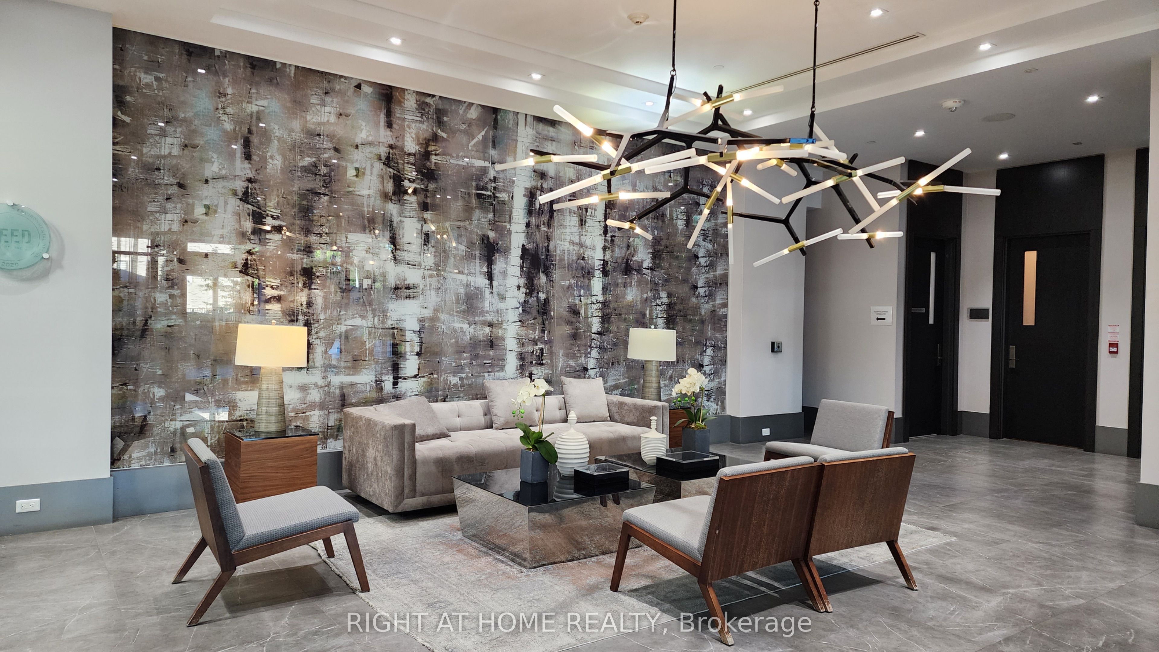 20 Fred Varley Drive 210
