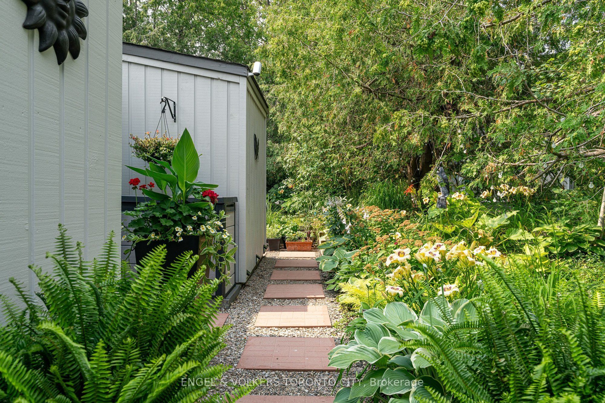 444 Oxbow Crescent