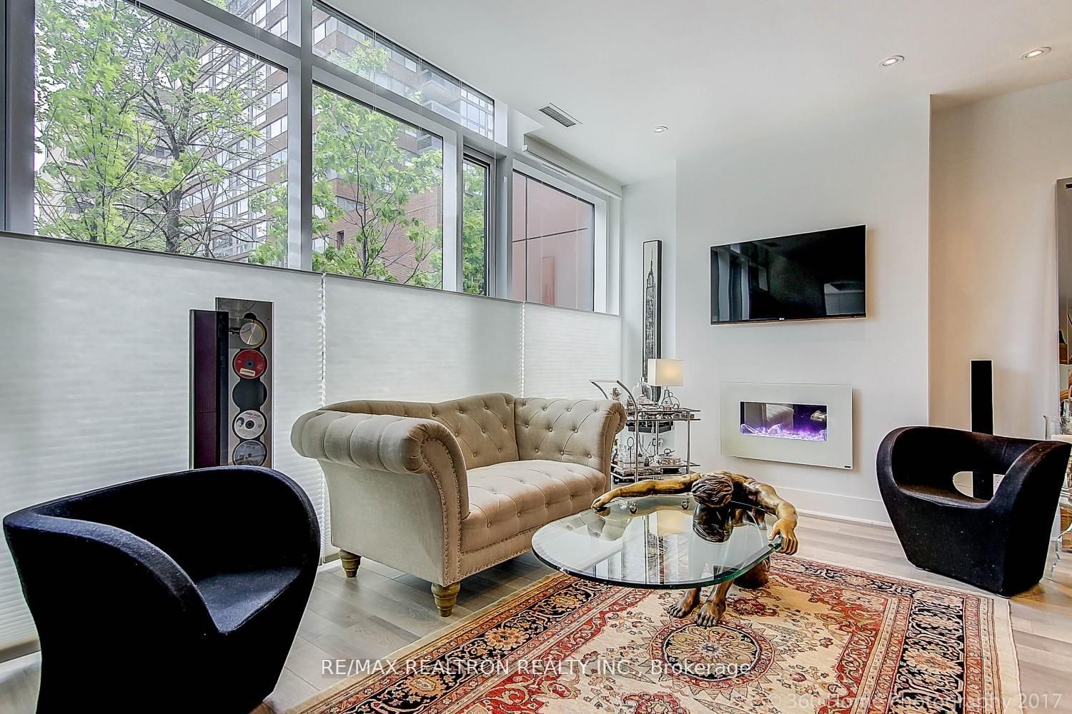 32 DAVENPORT Road 106