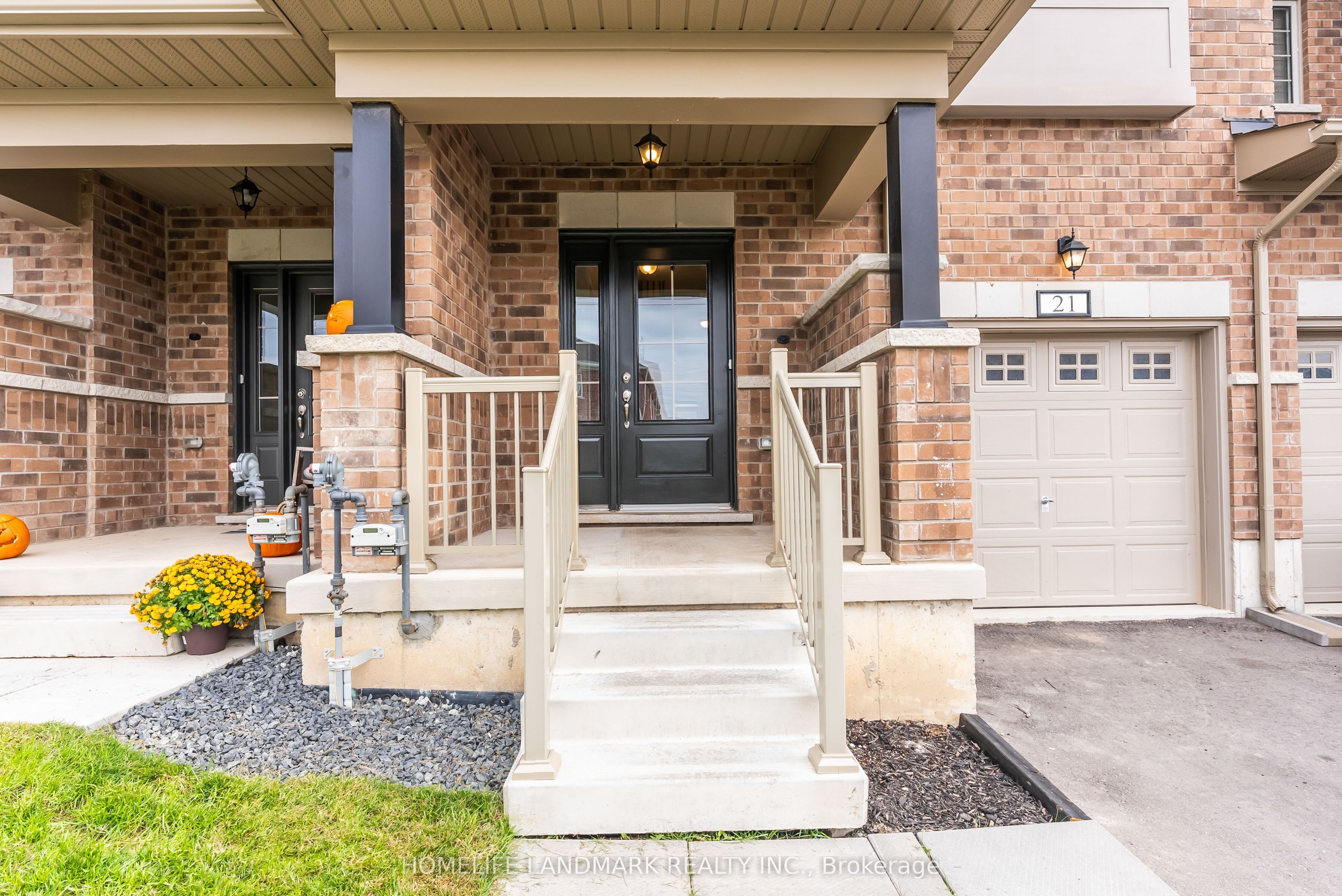 21 Sapphire Way