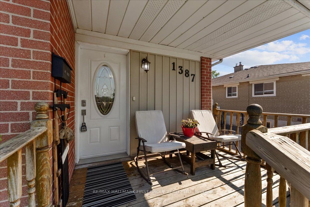 Photo of 1387 Tatra Drive, Pickering, ON L1W 1K7 (MLS # E13645226)