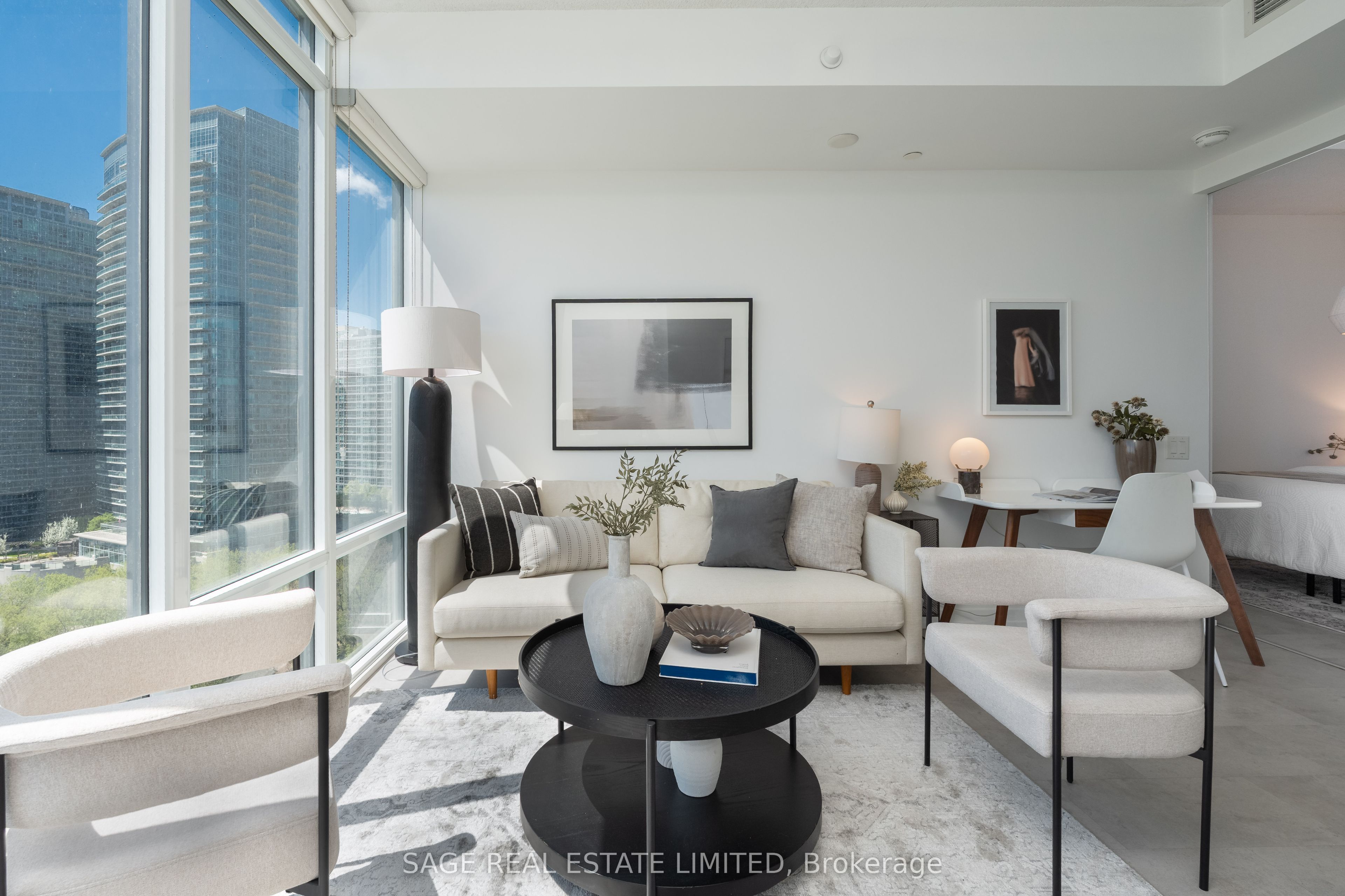 88 Park Lawn Road 1601