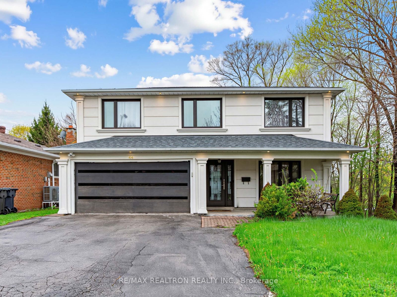 Photo 1 of 38 — 44 Pineway Boulevard, Toronto, ON M2H 1A1