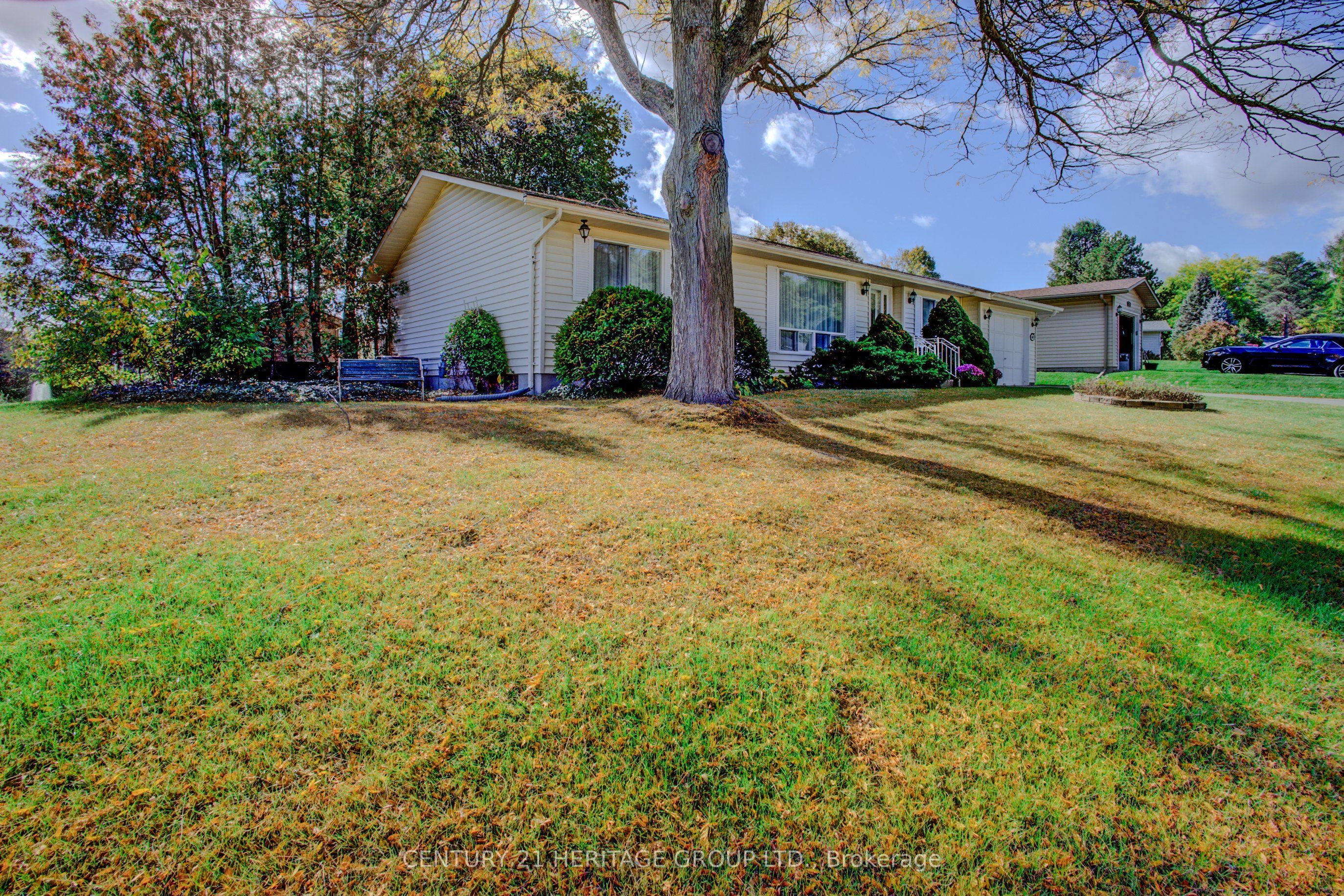 60 Tecumseth Pines Drive
