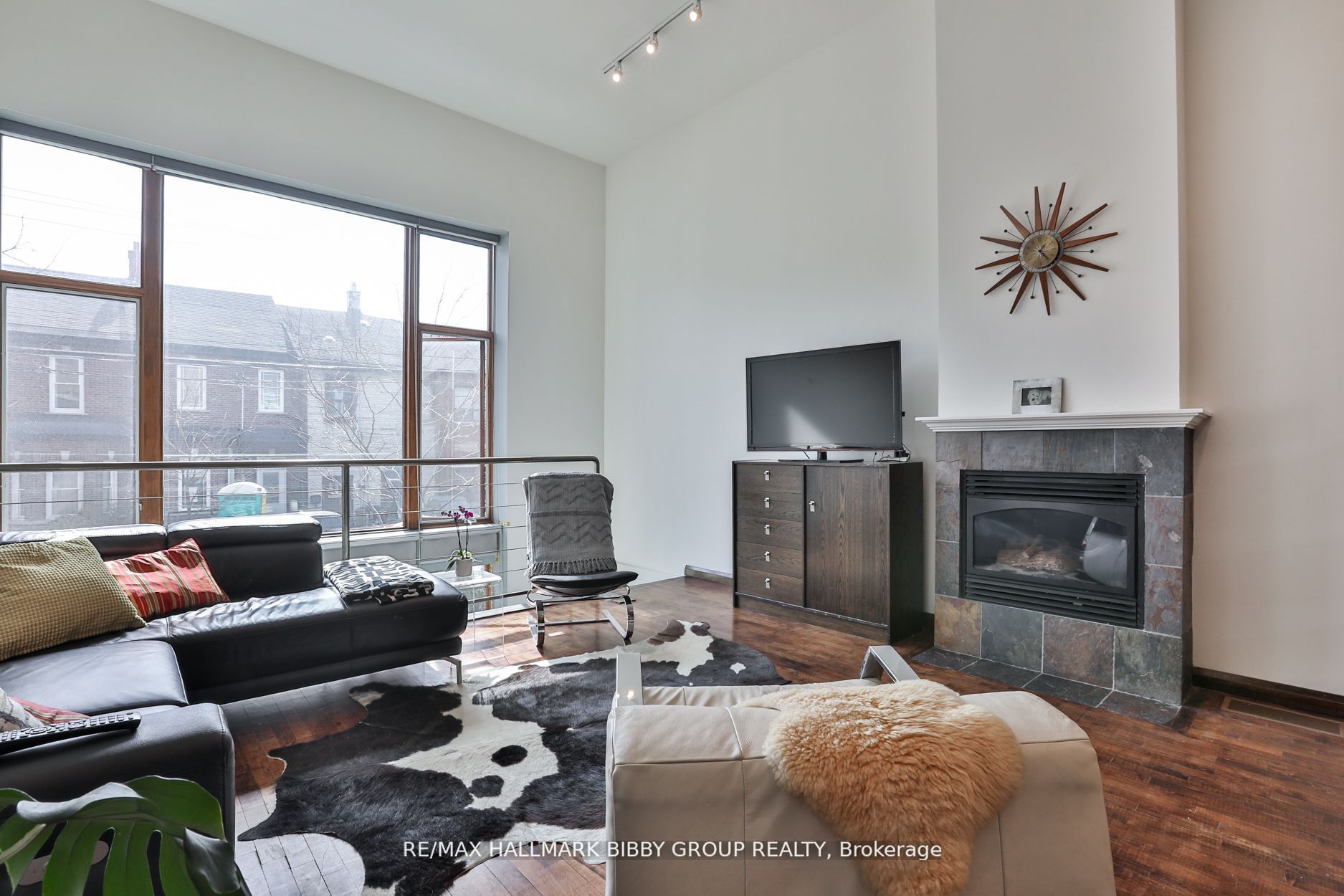 676 Richmond Street W 101