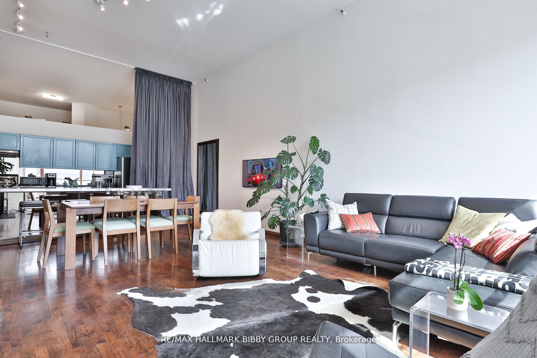 676 Richmond Street W 101